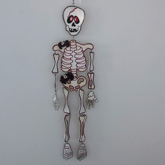 HALLOWEEN HANGING WOODEN PAINTED SKELETON WITH SPIDERS - Picture 1 of 16